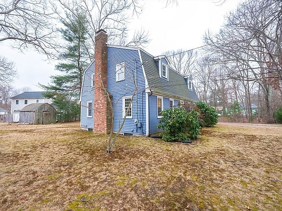 3rd image of 96 Thacher St