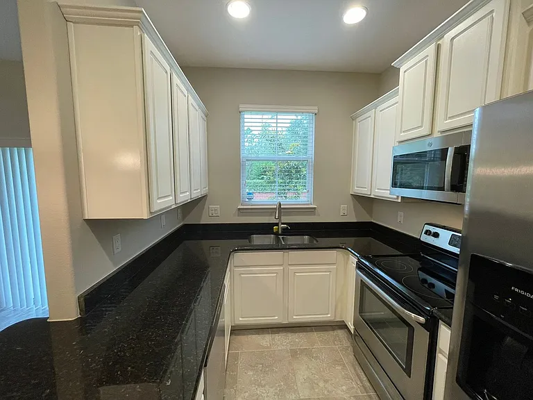 207 Wentworth Grande Dr — Photo 8