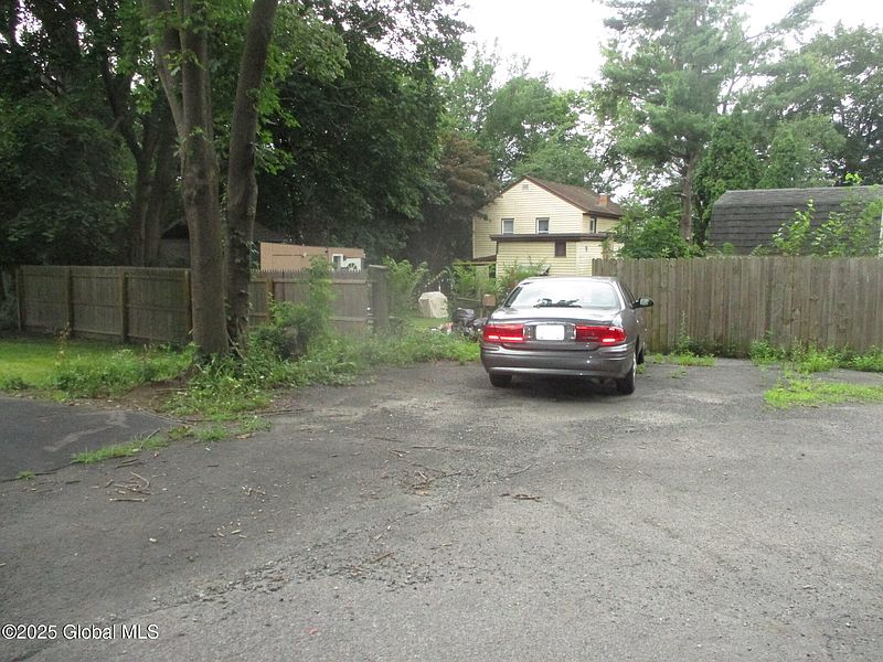 5th image of 338 East Street