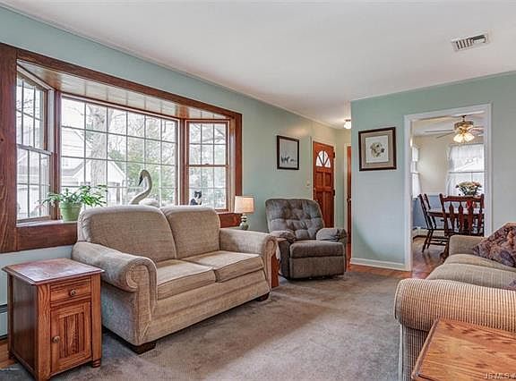 2nd image of 220 Linden Ave
