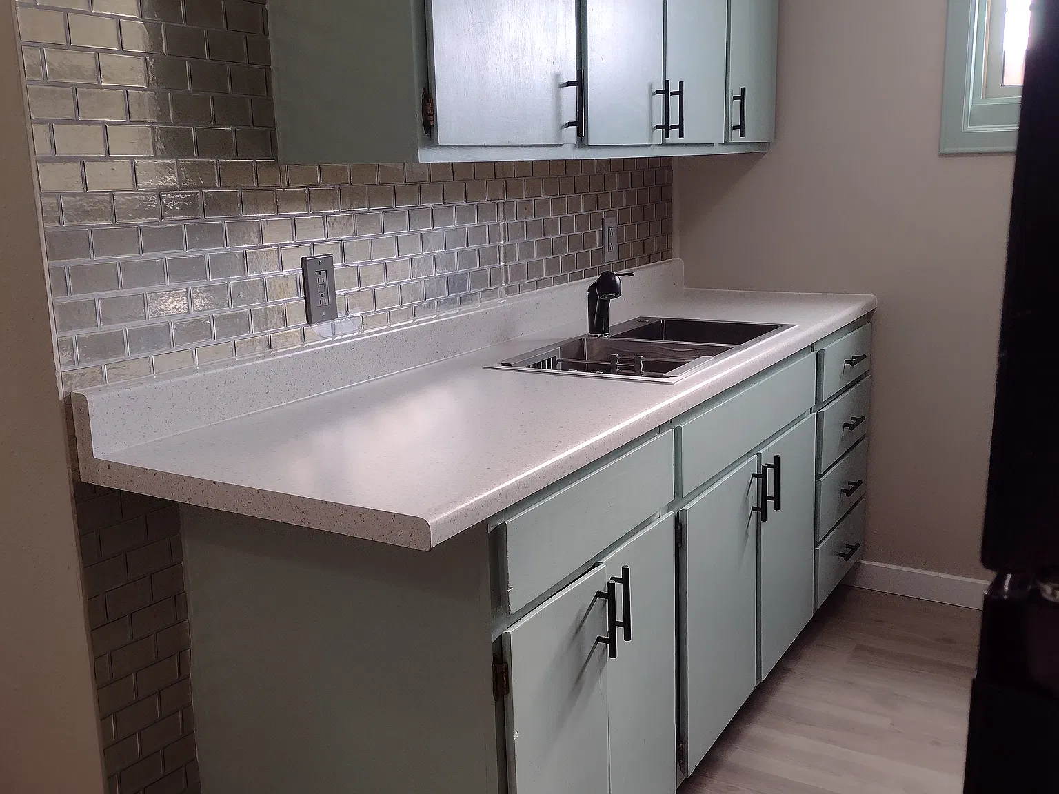 2 bed, 800 sqft, $1,200 — Photo 2