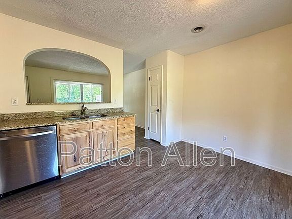 3rd image of 22 Dawnwood Cir