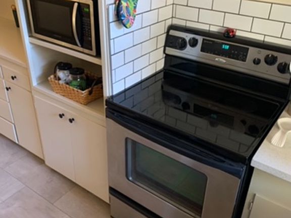 2nd image of 202 W Fairmont Ave #1