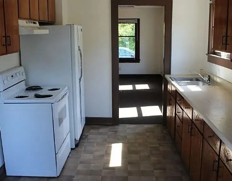1109 Humboldt St — Photo 3