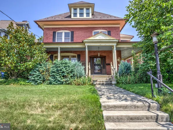 311 E Main St, New Holland, PA 17557