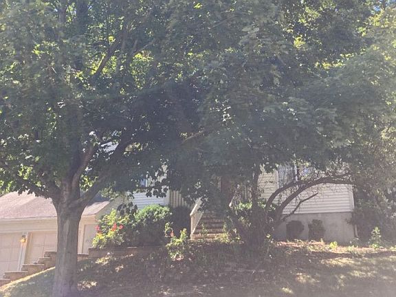 2nd image of 22 Crestwood Cir