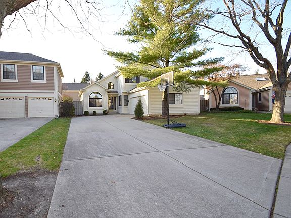 2nd image of 115 Saranac Ct