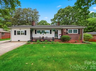 904 15th St NW, Conover, NC 28613
