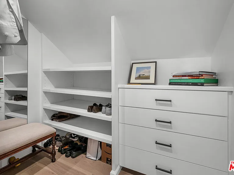 751 Westholme Ave — Photo 37