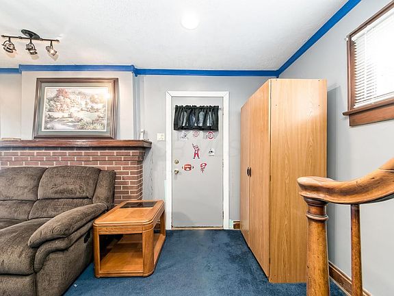 3rd image of 456 Townsend Ave