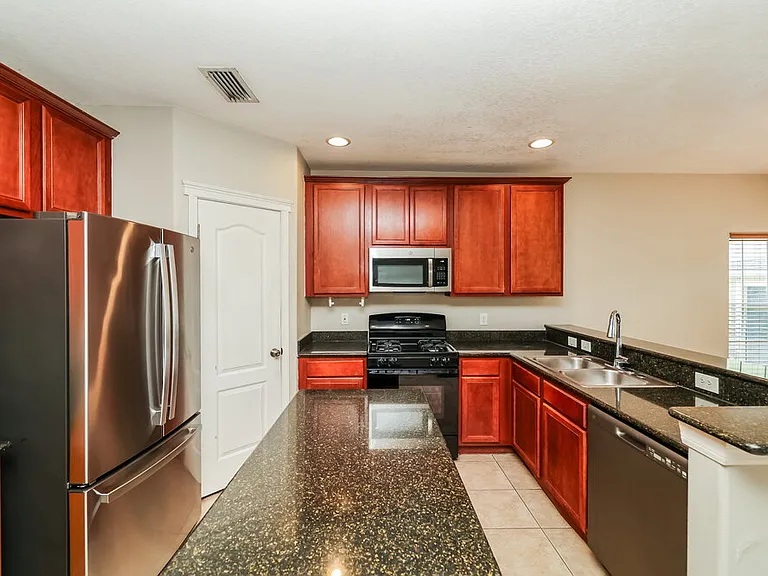 16217 Bridgewalk Dr — Photo 6