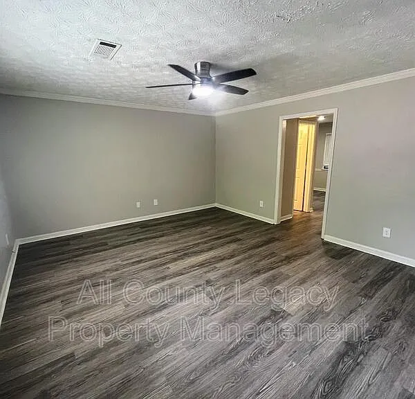 3081 Parkside Ct — Photo 2