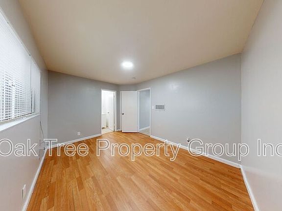 5th image of 949 35th St #4