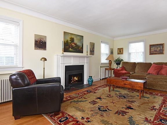 4th image of 24 Marwood Ln