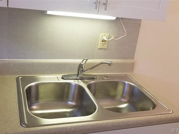 3rd image of 2246 Fillmore St APT 4