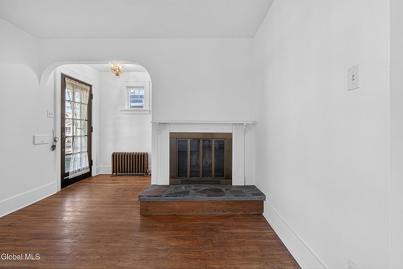 4th image of 1418 Garner Avenue