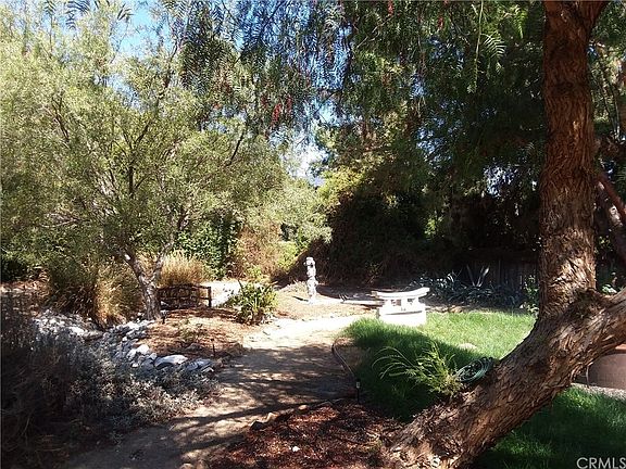 3rd image of 10 N Mountain Trl