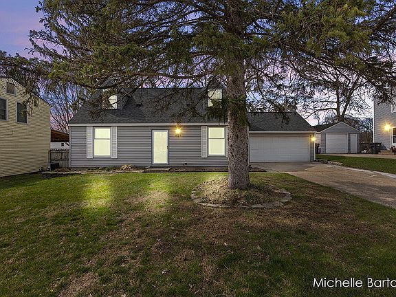 2nd image of 374 Brandywyne Dr NW