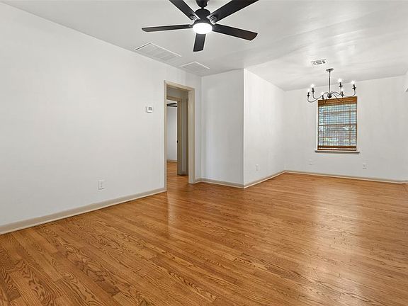 3rd image of 3025 N Utah Ave