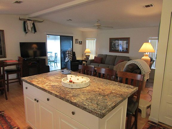 5th image of 1701 W Commerce Ave #101