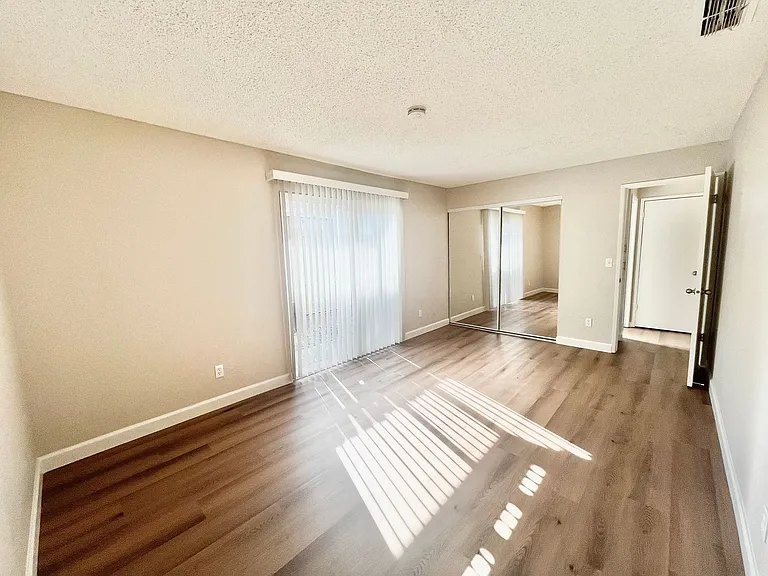 5632 Cypress Avenue — Photo 6