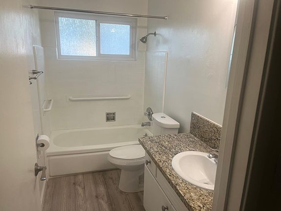 2nd image of 2055 Jackson St
