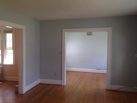 Living room and office to the side