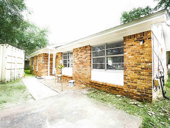 3rd image of 3246 Palmdale Ave