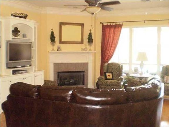 3rd image of 403 Mill Pond Dr