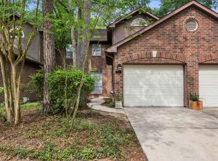 13 E Willowwood Ct, Spring, TX 77381
