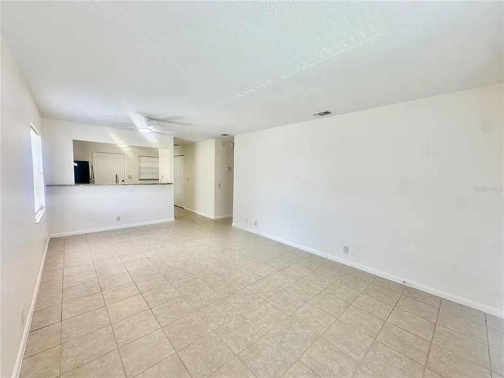 2 bed, 1.0 bath, 880 sqft, $1,400 — Photo 3