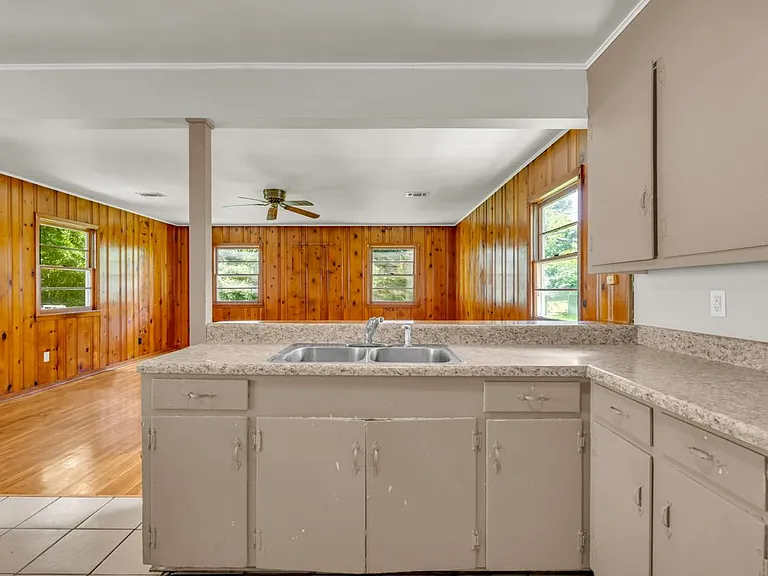 706 Cypress St — Photo 8