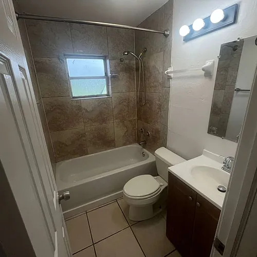 1427 Markland Ave Photo 1