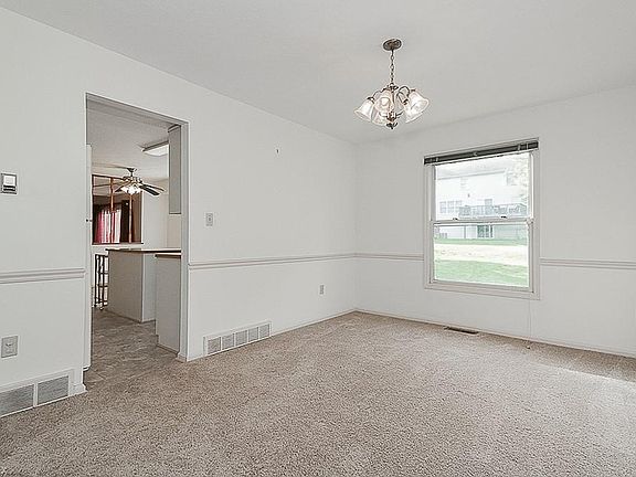 4th image of 5208 Dickens Dr