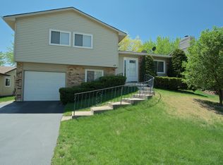 47 W Wrightwood Ave, Glendale Heights, IL 60139