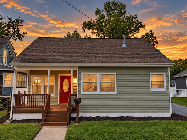 107 N Jackson St, Crown Point, IN 46307