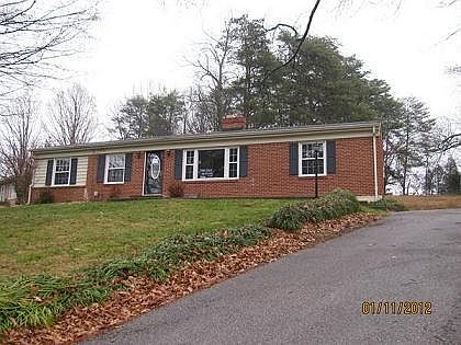2nd image of 3389 Woodland Dr SW