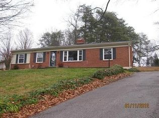 3389 Woodland Dr SW, Roanoke, VA 24015