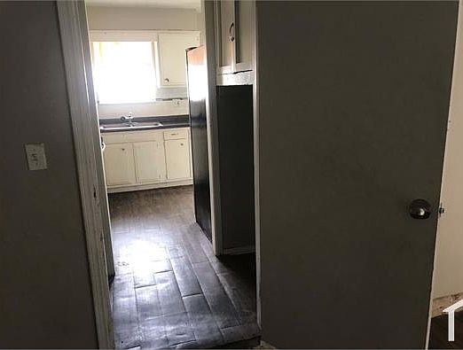 2nd image of 3057 NE 16th St