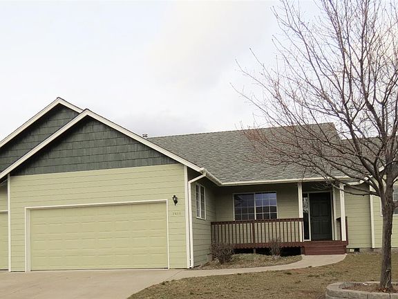 2nd image of 2456 NW Canyon Dr