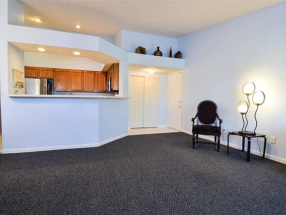 3rd image of 6929 Parkview Dr