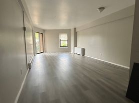 170A4 Hillside Ave