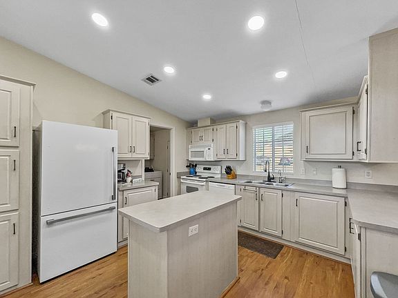 3rd image of 1890 W Moon Vista St #Id1247692p