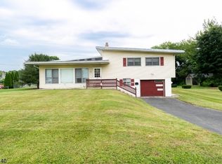 599 Ringwood Ave, Alpha, NJ 08865