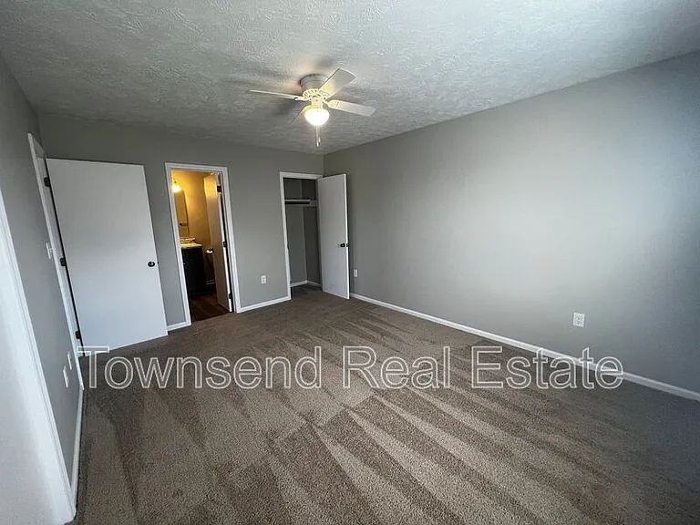 1409D Ireland Dr — Photo 6