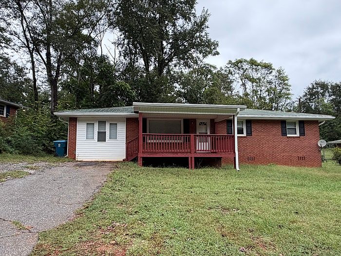 1st image of 192 Brackett Rd
