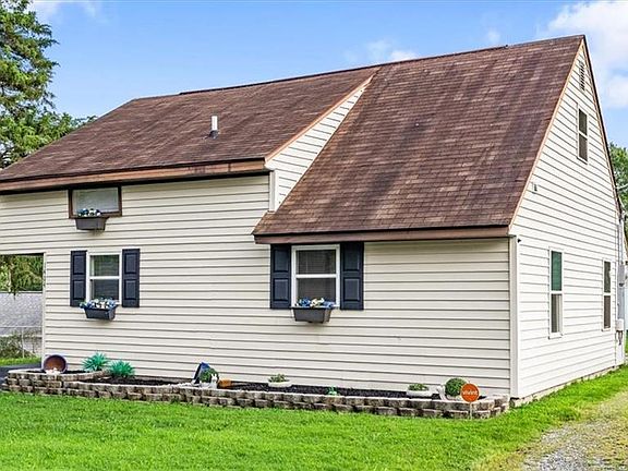 3rd image of 1404 Denim Rd