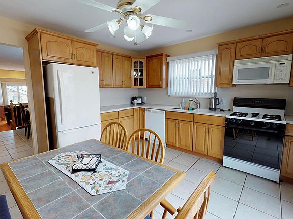 5th image of 54 McVeigh Ave