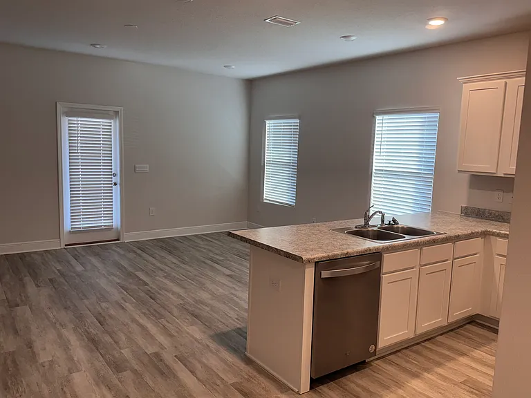 6306 Grove Park Dr — Photo 6