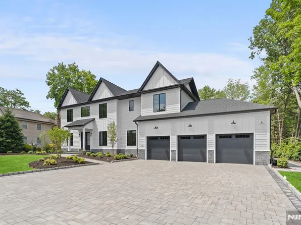 172 Birchwood Rd, Old Tappan, NJ 07675